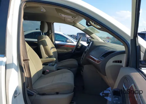 2012 Chrysler Town & Country Touring из США, поврежденный, VIN 2C4RC1BG1CR118647